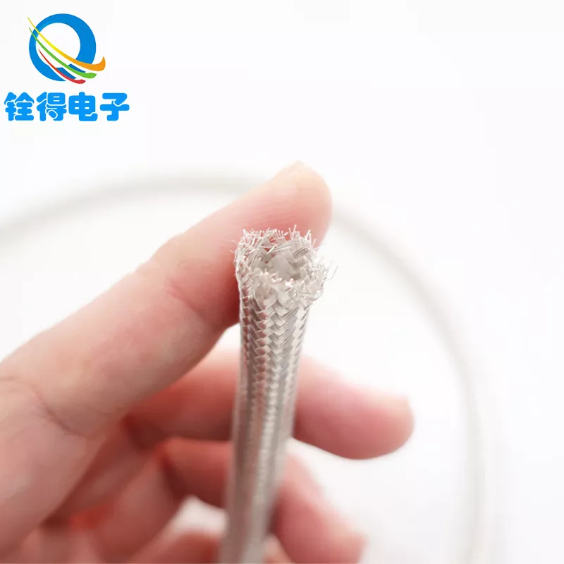 Cad iad na Buntáistí a bhaineann le Feadáin Mogall Braidáilte Airgid Phlátáilte Copper Pure a Úsáid